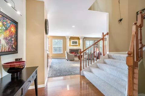 Entry Way - 1491 Greystone Dr, Gurnee, IL 60031 photo 3 of 5