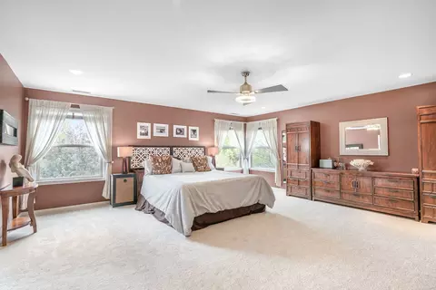Bedroom - 1491 Greystone Dr, Gurnee, IL 60031 photo 2 of 5