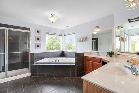 Bath - 1491 Greystone Dr, Gurnee, IL 60031 photo 1 of 5