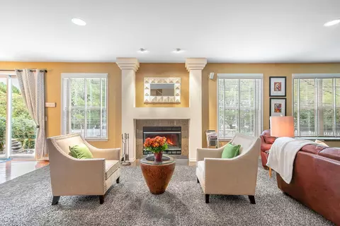 Living - 1491 Greystone Dr, Gurnee, IL 60031 photo 3 of 6