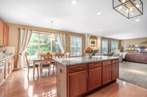 Kitchen - 1491 Greystone Dr, Gurnee, IL 60031 photo 4 of 5