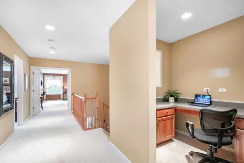 Entry Way - 1491 Greystone Dr, Gurnee, IL 60031 photo 4 of 5