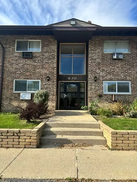 830 E Old Willow Rd #8-107, Prospect Heights, IL 60070