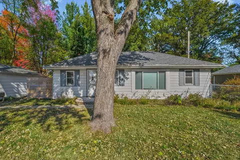 Exterior - 606 Cullom St, Normal, IL 61761 photo 3 of 9