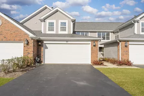 60 Whitman Dr, Schaumburg, IL 60173