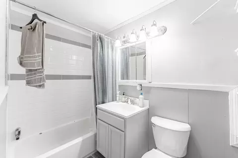 Bath - 1801 Lyons St, Evanston, IL 60201 photo 1 of 2