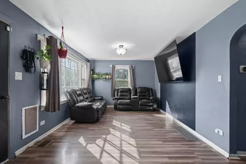Entry Way - 1514 N Harrison St, Algonquin, IL 60102 photo 1 of 3