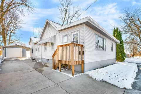 1406 W Walnut St, Bloomington, IL 61701