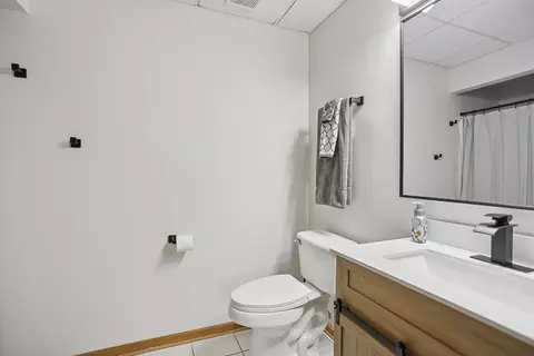 Bath - 701 Wayne Dr, Crete, IL 60417 photo 1 of 2