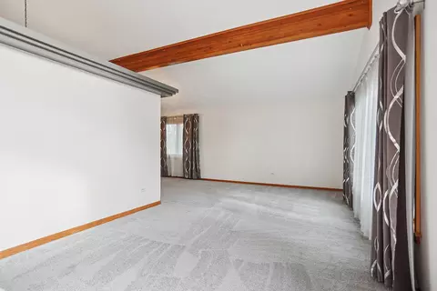 Living - 701 Wayne Dr, Crete, IL 60417 photo 2 of 4