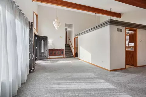 Living - 701 Wayne Dr, Crete, IL 60417 photo 1 of 4