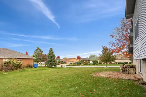 Exterior - 701 Wayne Dr, Crete, IL 60417 photo 3 of 4
