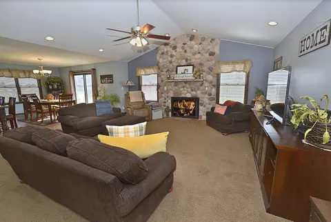1235 Edna Cir, Ottawa, IL 61350 photo 5