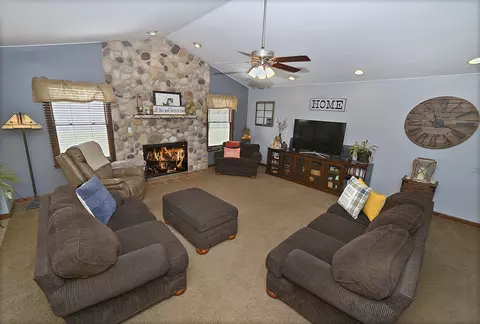 1235 Edna Cir, Ottawa, IL 61350 photo 6