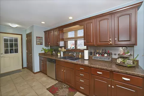 1235 Edna Cir, Ottawa, IL 61350 photo 10