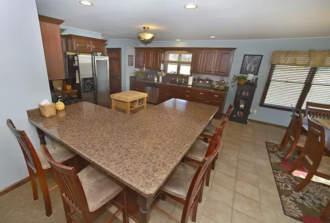 1235 Edna Cir, Ottawa, IL 61350 photo 8