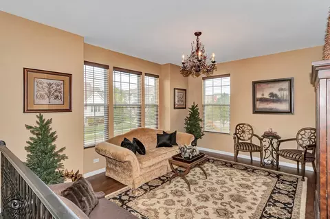 Living - 268 Bennett Dr, Carol Stream, IL 60188 photo 1 of 4
