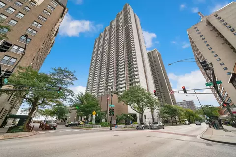6033 N Sheridan Rd #19K, Chicago, IL 60660