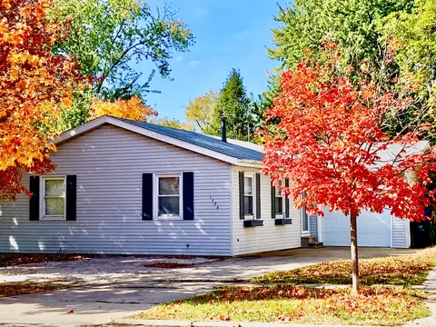 1526 N Hershey Rd, Bloomington, IL 61704