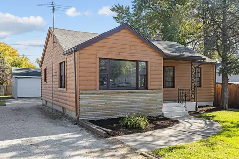 1222 Gates St, Aurora, IL 60505
