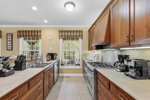 Kitchen - 52 Glenn Dr, White Heath, IL 61884 photo 3 of 4