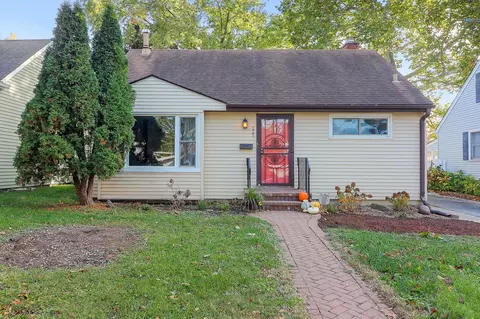 121 W Park Dr, Lombard, IL 60148