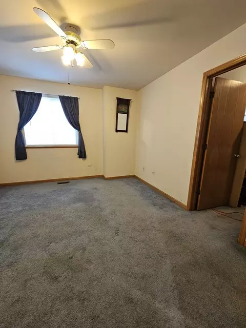 Bedroom - 2013 Jeffrey Ln #2013, Elgin, IL 60123 photo 3 of 3