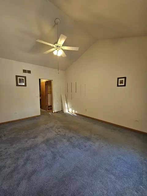 Bedroom - 2013 Jeffrey Ln #2013, Elgin, IL 60123 photo 1 of 3