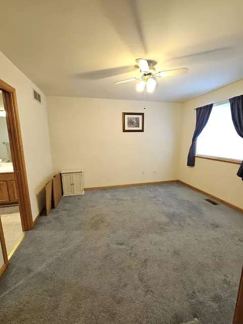 Bedroom - 2013 Jeffrey Ln #2013, Elgin, IL 60123 photo 2 of 3