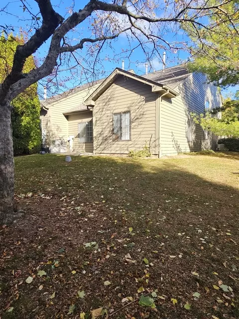 Exterior - 2013 Jeffrey Ln #2013, Elgin, IL 60123 photo 6 of 6