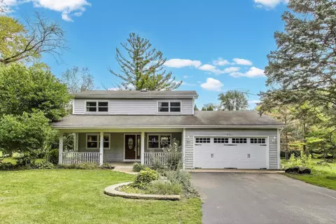 6722 Indian Ln, Long Grove, IL 60047