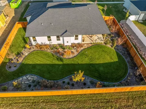 Exterior - 21 Brookstone Cir, Bloomington, IL 61704 photo 5 of 6