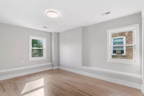 Bedroom - 5221 W Cornelia Ave, Chicago, IL 60641 photo 6 of 6