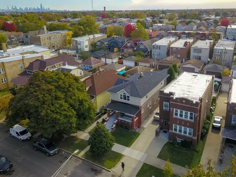 View/Area - 5221 W Cornelia Ave, Chicago, IL 60641 photo 1 of 3
