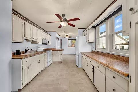 Kitchen - 308 E Delaware St, Dwight, IL 60420 photo 1 of 5