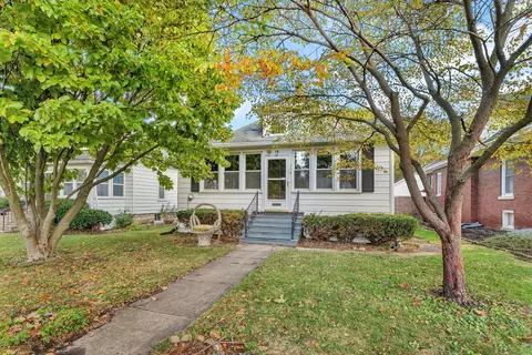 Exterior - 308 E Delaware St, Dwight, IL 60420 photo 2 of 7
