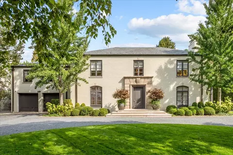 1106 Seneca Rd, Wilmette, IL 60091