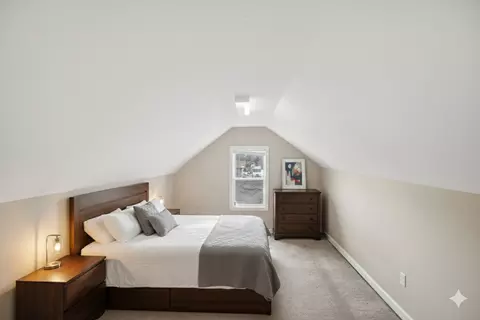 Bedroom - 860 Parkway Ave, Elgin, IL 60120 photo 3 of 3