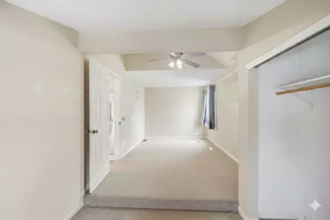 Bedroom - 860 Parkway Ave, Elgin, IL 60120 photo 2 of 3