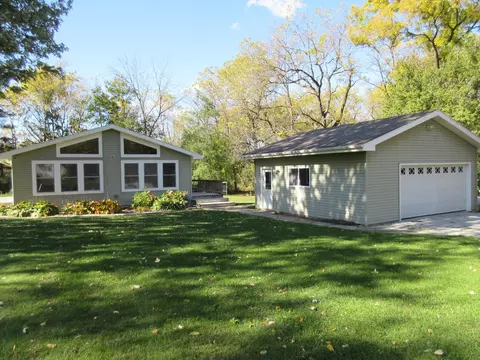 16196 E 7000n Rd, Grant Park, IL 60940