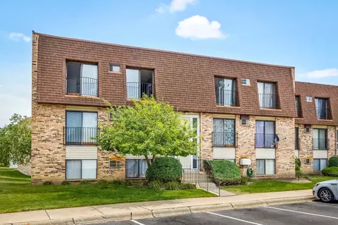 175 N Waters Edge Dr #201, Glendale Heights, IL 60139
