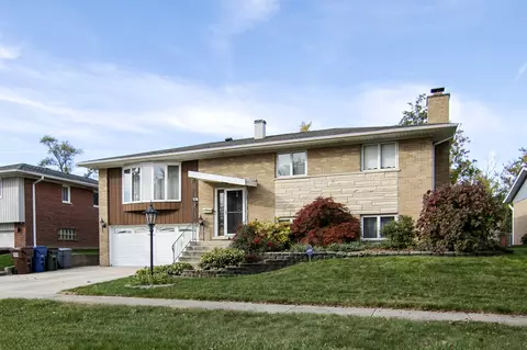 15124 Chestnut Ln, Oak Forest, IL 60452