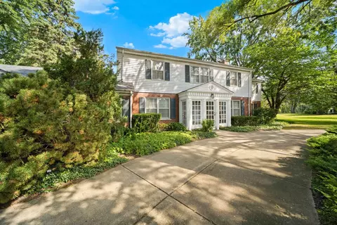 1150 Willow Ln, Northbrook, IL 60062