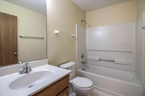 2306 Reflections Dr, Aurora, IL 60502 photo 3