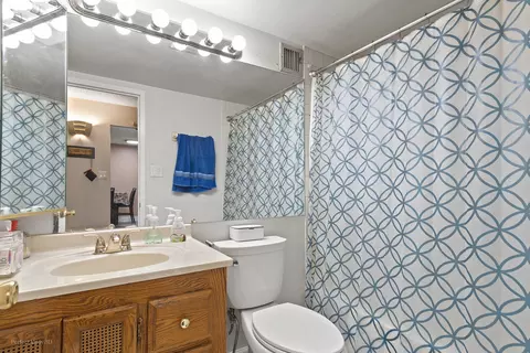 9701 N Dee Rd #5E, Niles, IL 60714 photo 5