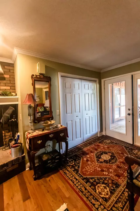 Entry Way - 1764 Wolverine Rd, Dixon, IL 61021 photo 4 of 6