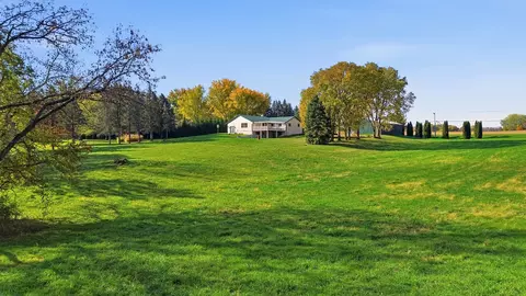 Exterior - 1764 Wolverine Rd, Dixon, IL 61021 photo 5 of 30