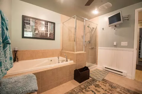 Bath - 1764 Wolverine Rd, Dixon, IL 61021 photo 5 of 5