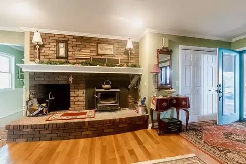 Entry Way - 1764 Wolverine Rd, Dixon, IL 61021 photo 1 of 6