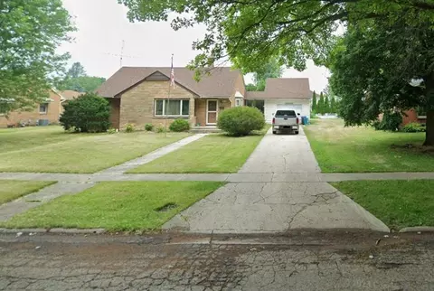 110 W First St, Mount Morris, IL 61054